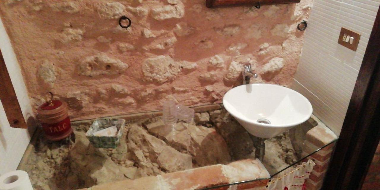 La Casa Su Le Dimore Del Borgo 산토스테파노디세싸니오 외부 사진