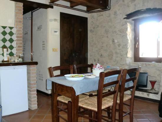 La Casa Su Le Dimore Del Borgo 산토스테파노디세싸니오 외부 사진