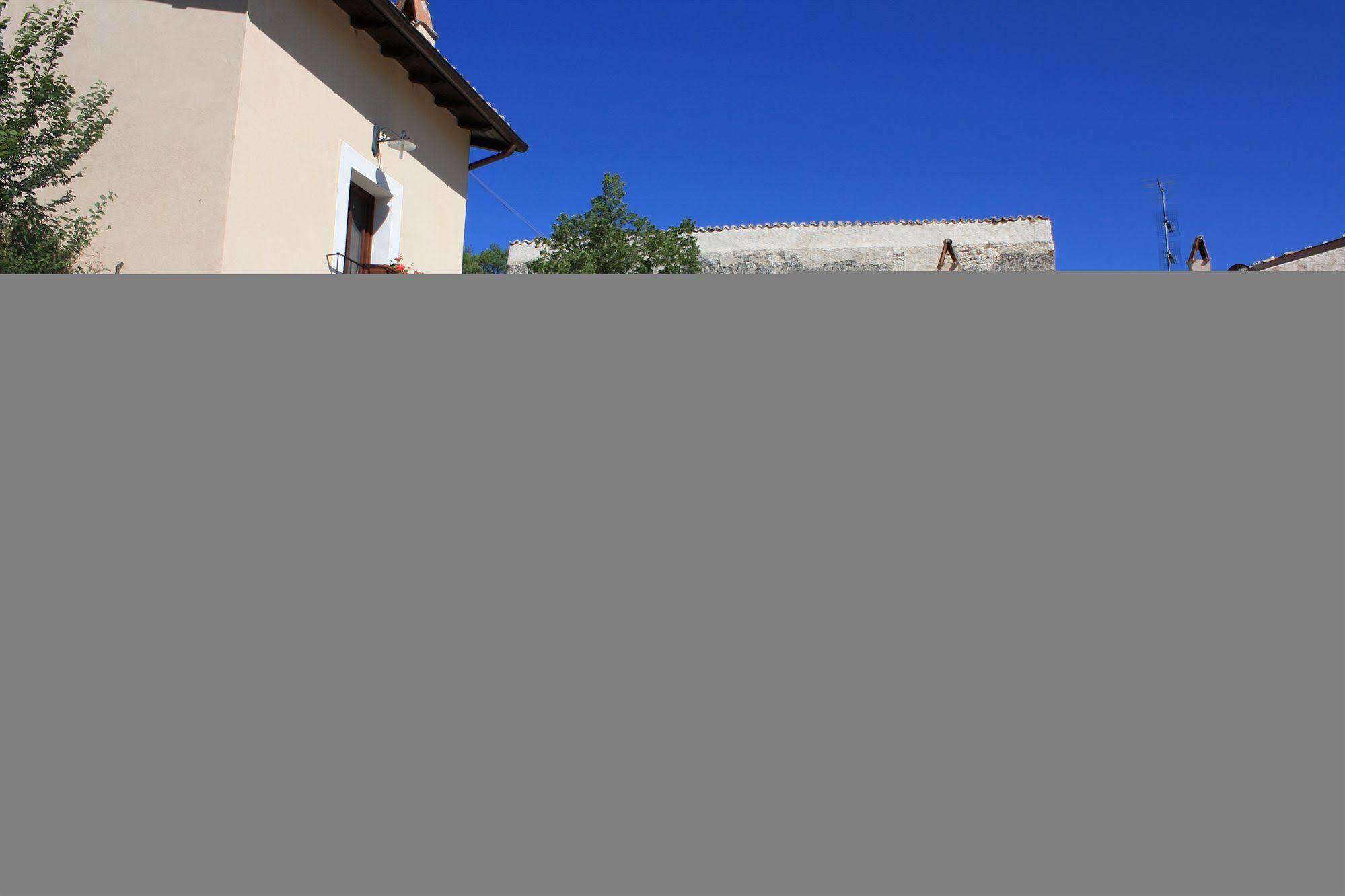 La Casa Su Le Dimore Del Borgo 산토스테파노디세싸니오 외부 사진