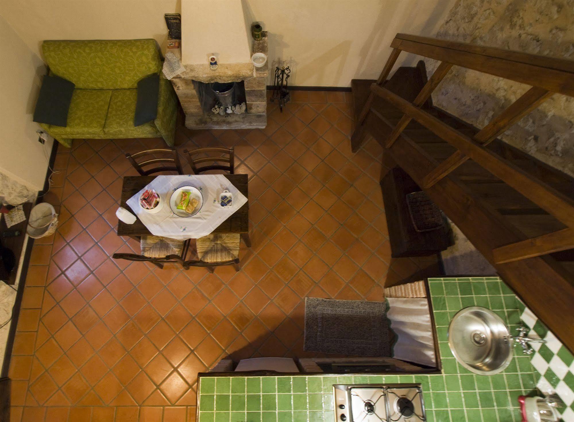 La Casa Su Le Dimore Del Borgo 산토스테파노디세싸니오 외부 사진