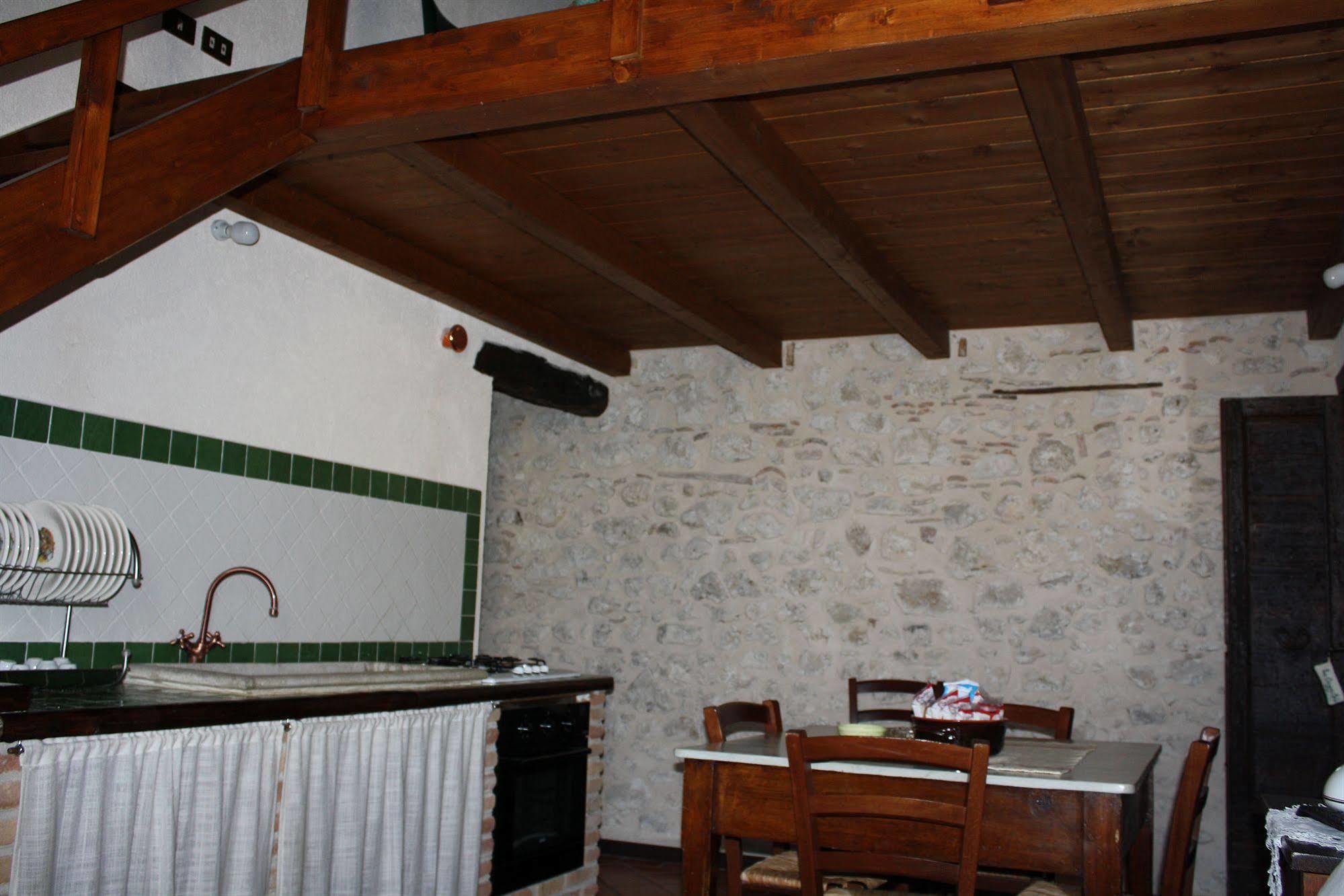 La Casa Su Le Dimore Del Borgo 산토스테파노디세싸니오 외부 사진