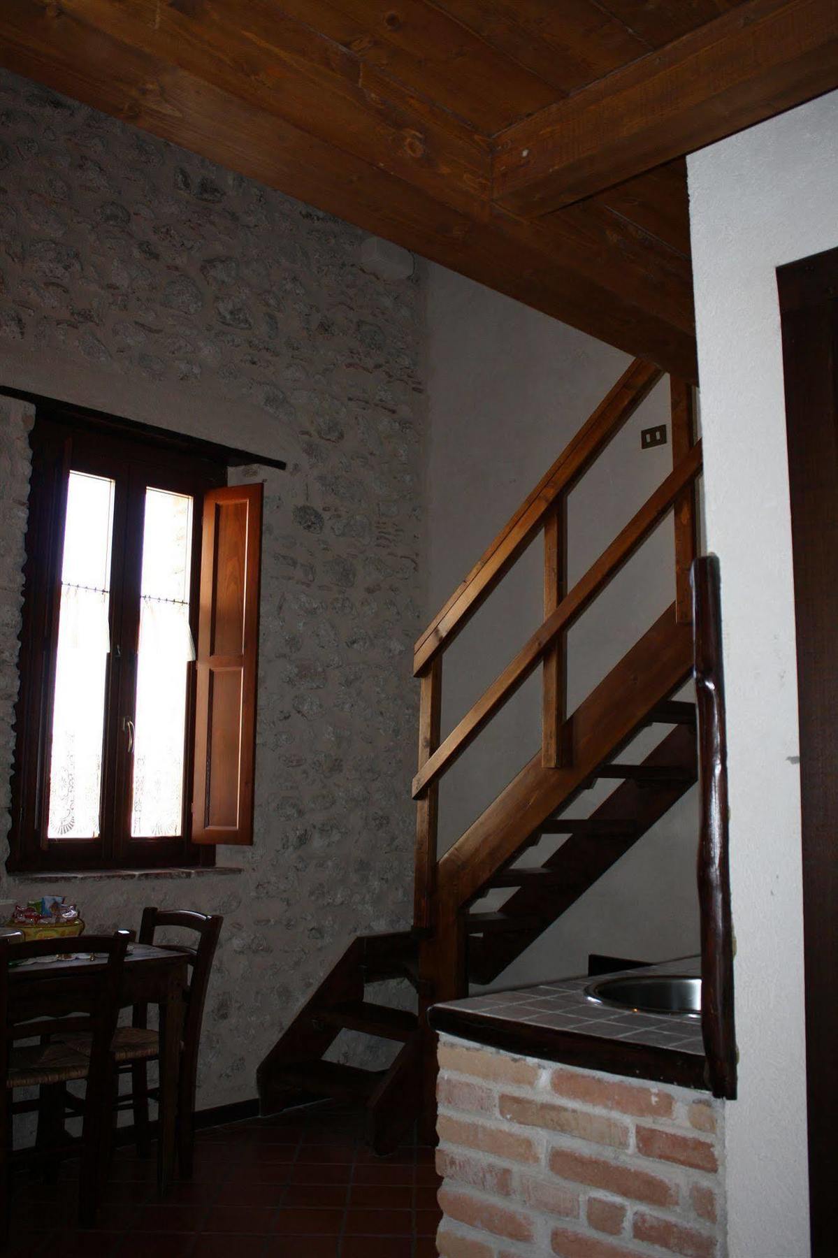 La Casa Su Le Dimore Del Borgo 산토스테파노디세싸니오 외부 사진